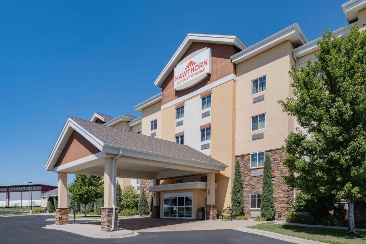 Hawthorn Suites By Wyndham Williston Exteriér fotografie