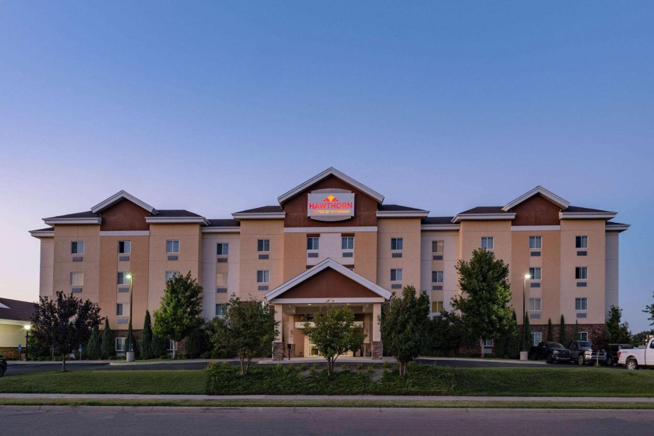 Hawthorn Suites By Wyndham Williston Exteriér fotografie