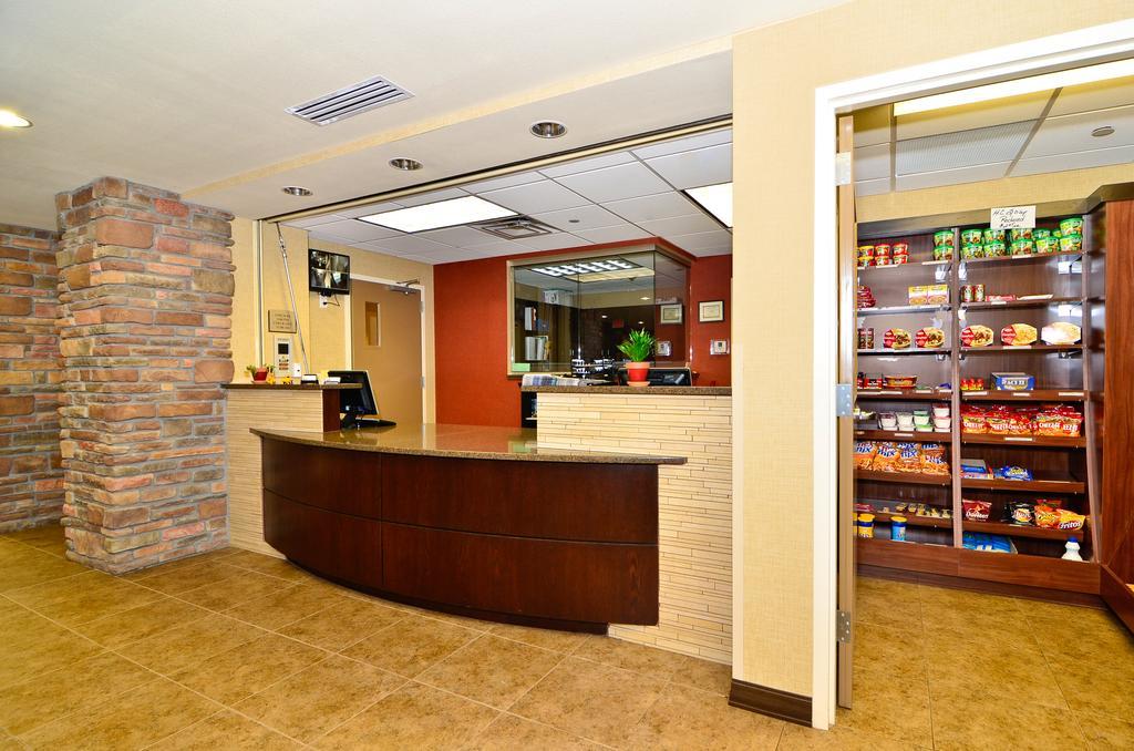 Hawthorn Suites By Wyndham Williston Exteriér fotografie
